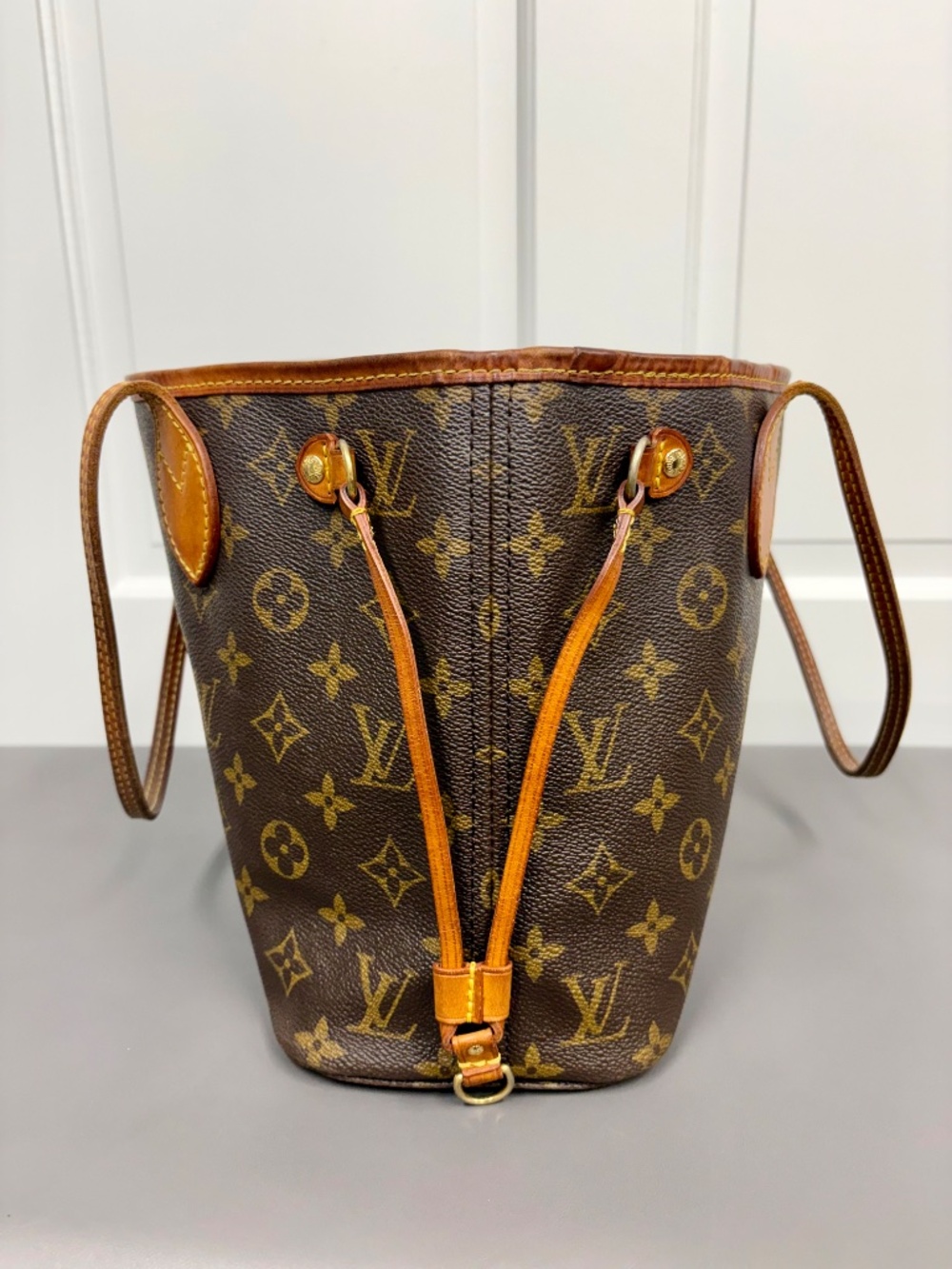 Louis Vuitton Neverfull PM Monogram Canvas - Picture 10 of 13